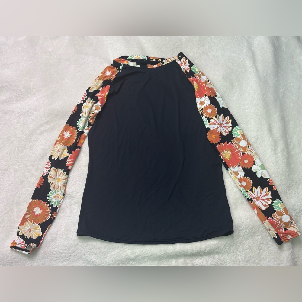 Roxy Black Floral Sleeve Rash guard - Size Small